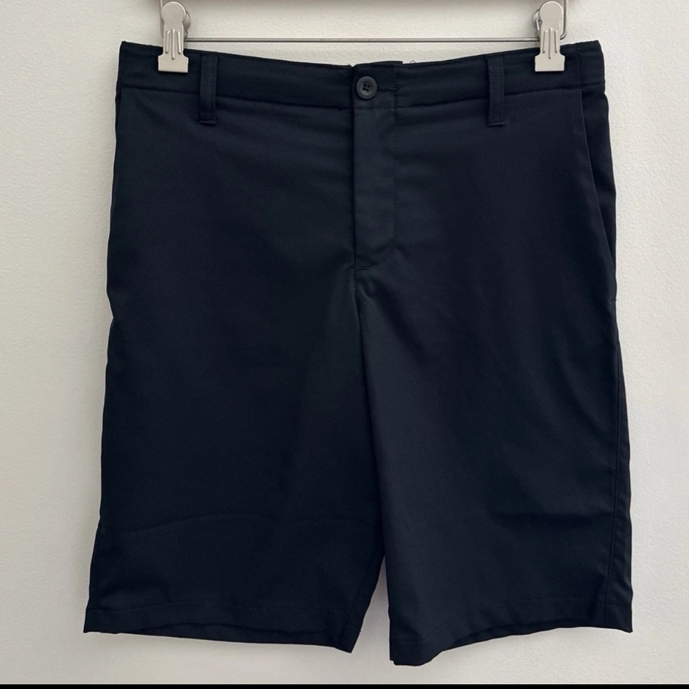 Under Armour Shorts Youth Boys Size 16 Black Match Play Golf Loose Fit Stretch